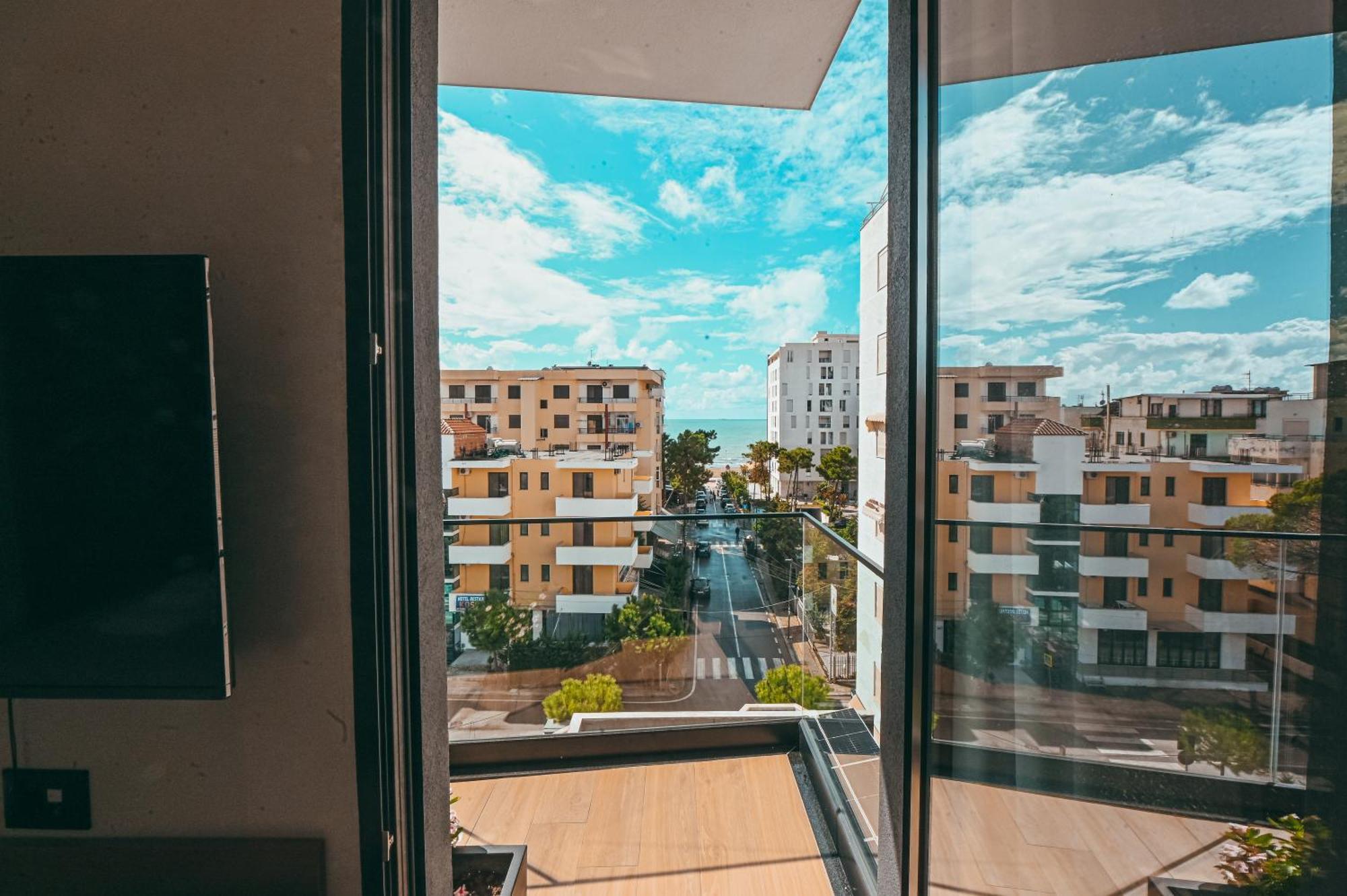 La Onda Hotel Durrës Exteriör bild